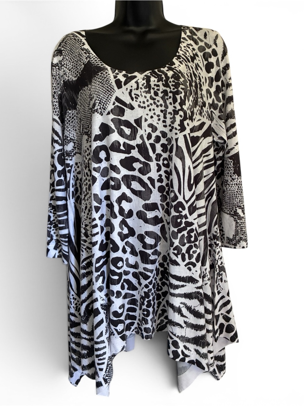 Nally & Millie Black & White Safari Animal Print Shark Bite Tunic Sz XL